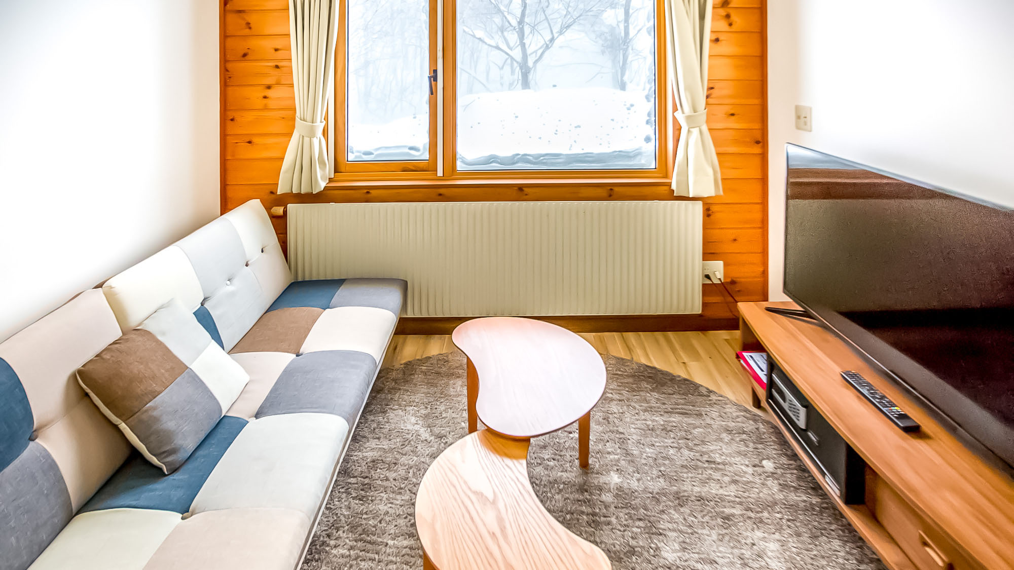 Ｒｕｓｕｔｓｕ　Ｌｏｄｇｅｓ－ＬＩＬＬＡ　ＨＵＳＥＴ